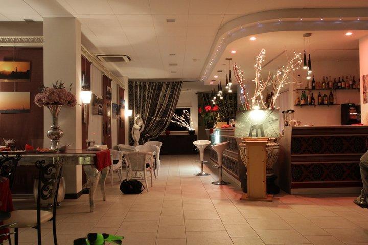 Hotel Eva Alba Adriatica Buitenkant foto